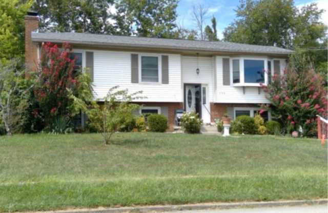 295 S. Eagle Creek Dr.