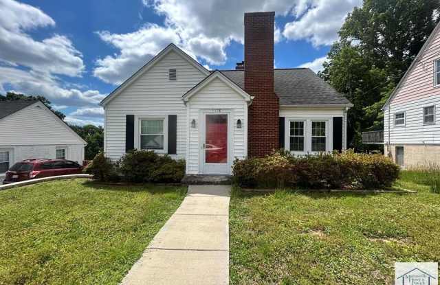 1118 Oak Grove Rd