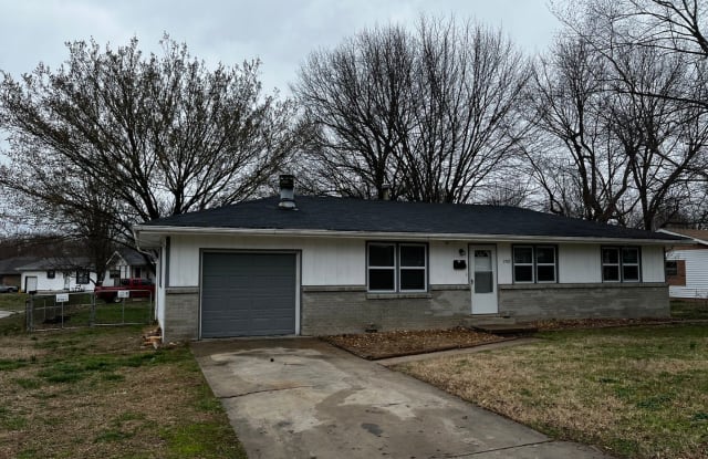 2765 W. Vale Circle - 2765 West Vale Street, Springfield, MO 65807