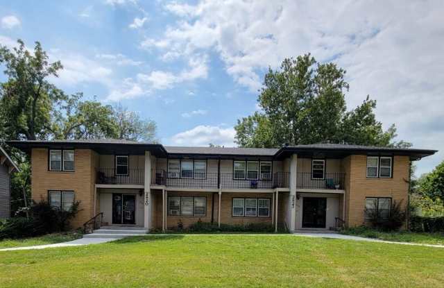 2822 Kingman Blvd