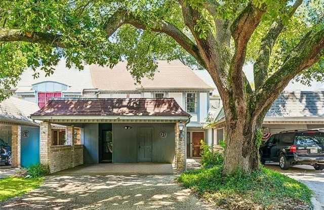 21 CARRIAGE Lane