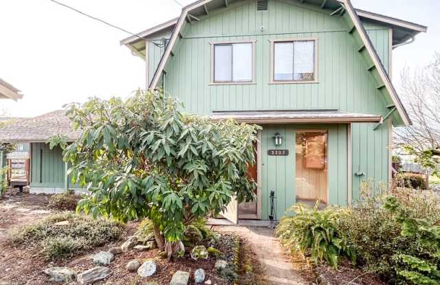 3BD with Sunroom on 2 Acres