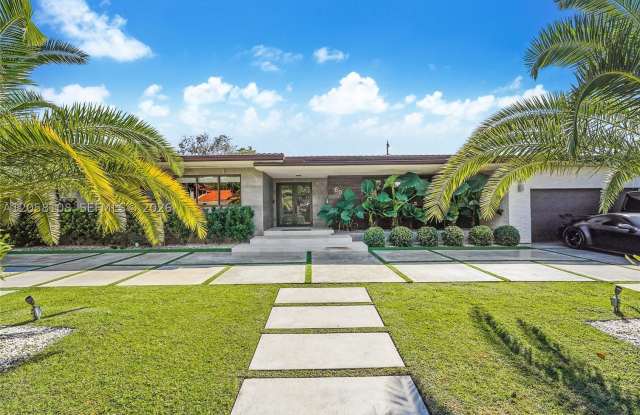 60 Shore Dr W