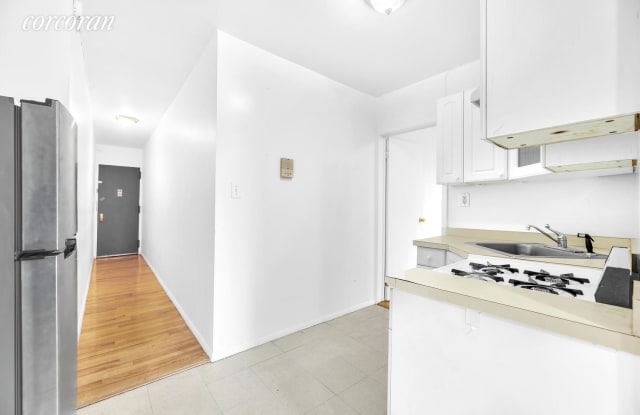 329 East 94Th Street - 329 E 94th St, New York City, NY 10128