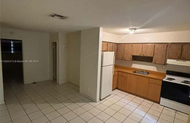 1538 NW 52nd Ave