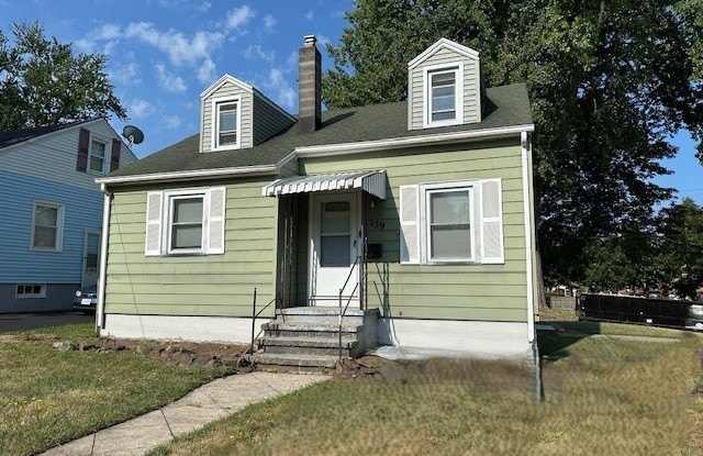 Photo of 139 Bonesteel Street