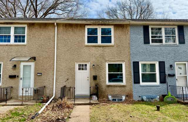 2BD/1BA Townhome