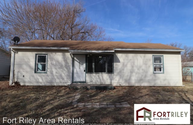 2105 Blaker Drive - 2105 Blaker Drive, Manhattan, KS 66502