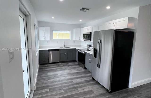 708 SE 6th Court 1, Fort Lauderdale, FL 33301