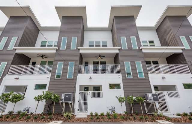 33 29TH Street N