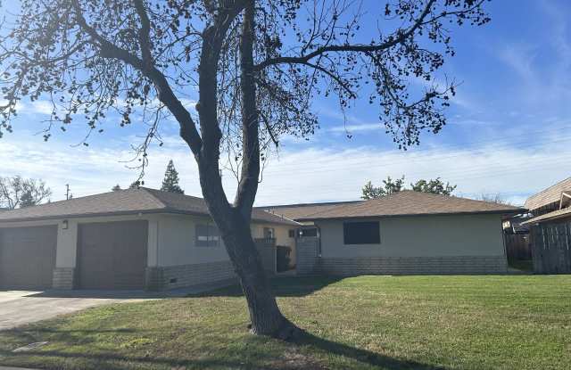 3015 Delta Avenue - 1