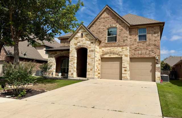 Welcome home to 621 Cavan!