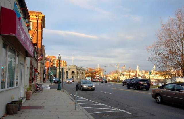 Photo of 132 W Boston Post Road