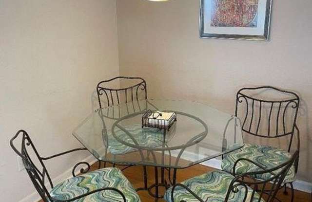 276 Alexandra Drive unit: 13