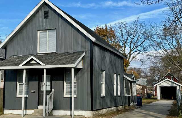 Photo of 53 E 18th St