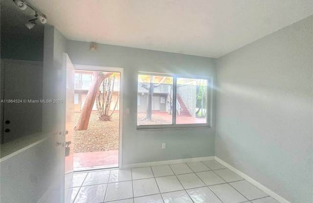 Photo of 6310 SW 79th St