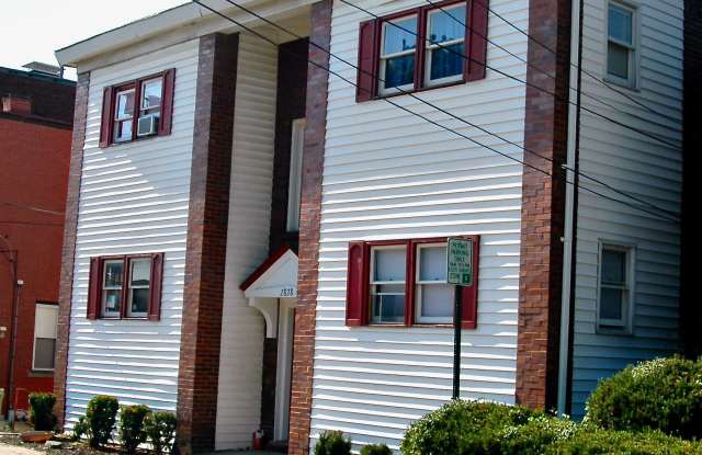 2838 Broadway Avenue