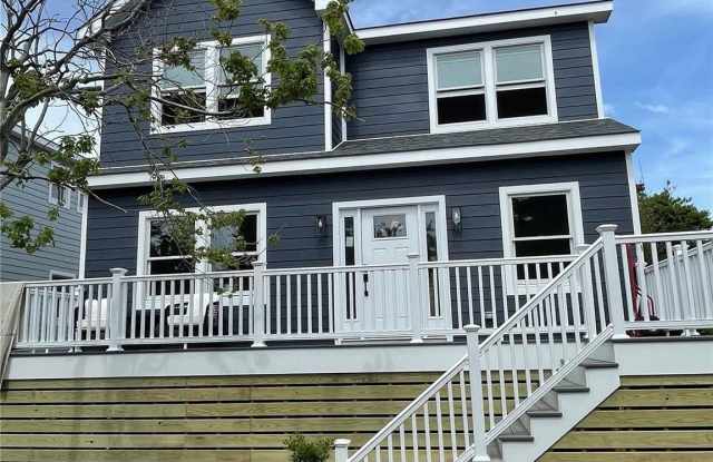 570 Bayberry Walk