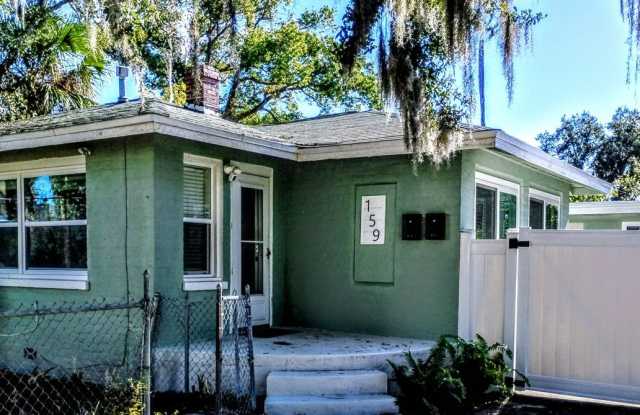 Daytona Beach Bungalow, with Guest House