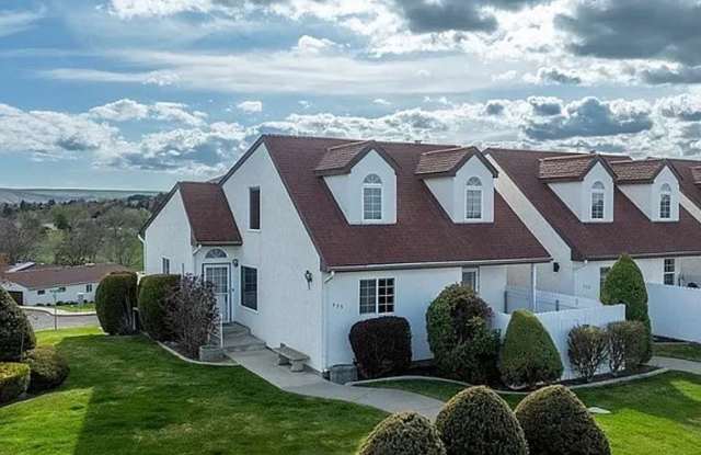 Move-In Special: $1000 off first month's rent!