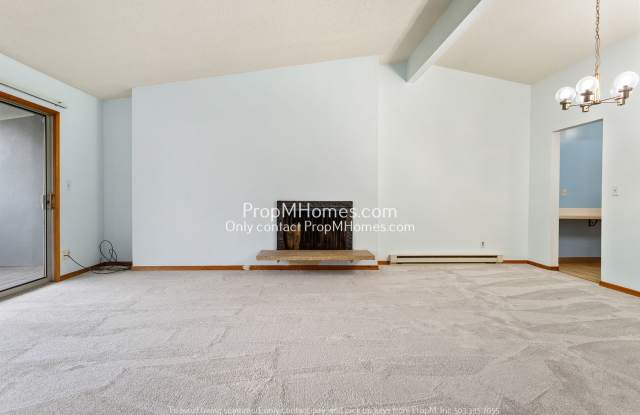 Charming Two Bedroom in Raleigh West! DEPOSIT SPECIAL