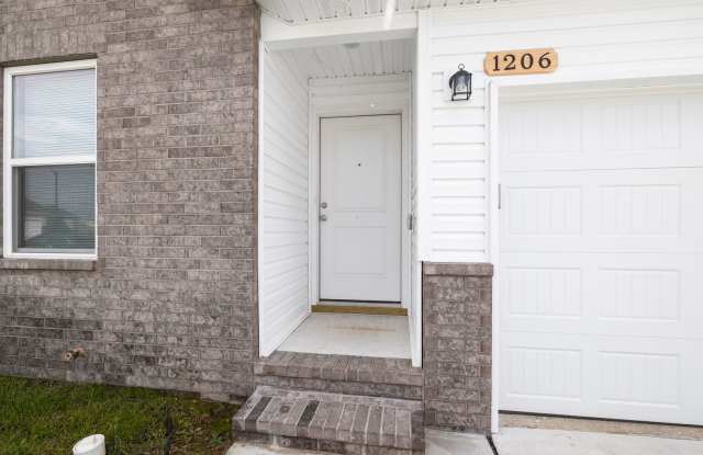 Newly built 3 bedroom-Westbury Gardens!