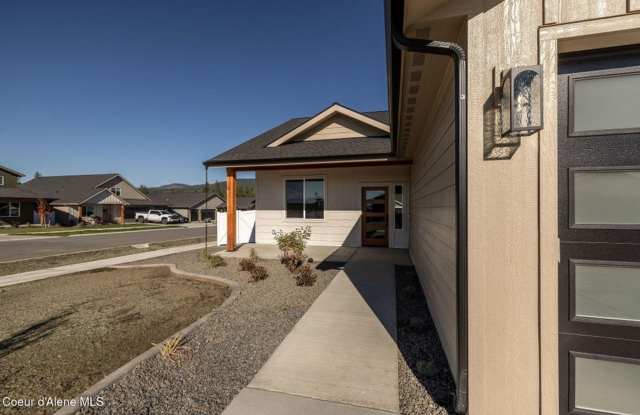 New Home in Thayer Farms North!