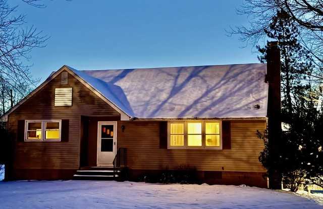 Photo of 230 Warn Avenue