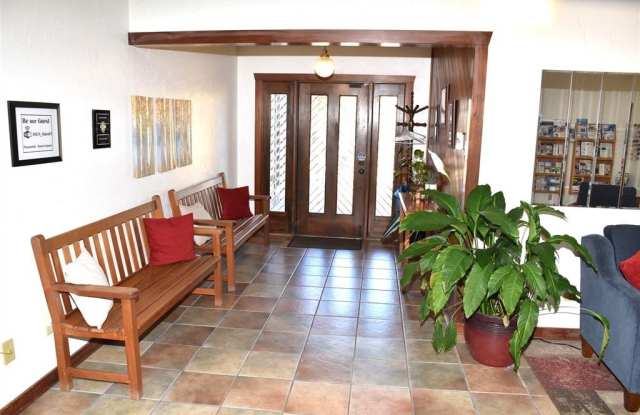 324 E Palestine Ave.