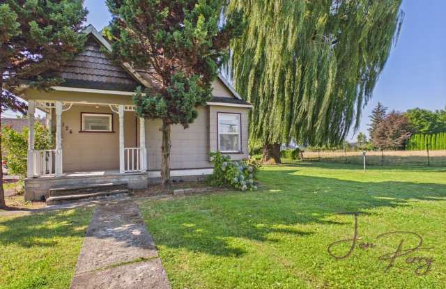 3 Bedroom 1 Bathroom Home in Everson, WA