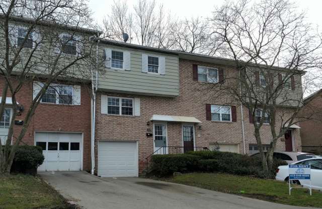 Newly Renovated Townhouse - 945 Academy Heights Drive, Westmoreland County, PA 15601