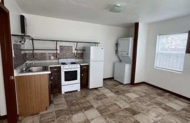 26 W Seminole Avenue