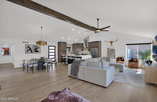 7629 N VIA DE LOS NINOS --