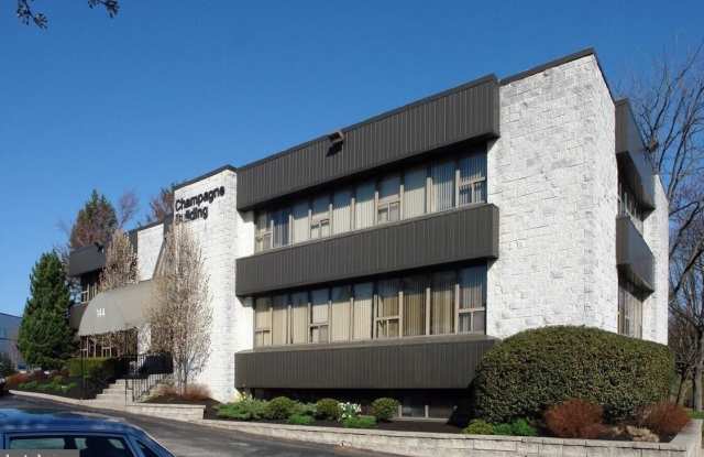 Photo of 144 E DEKALB Pike unit: 200