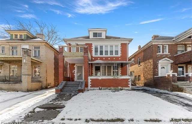 2015 Gladstone Street