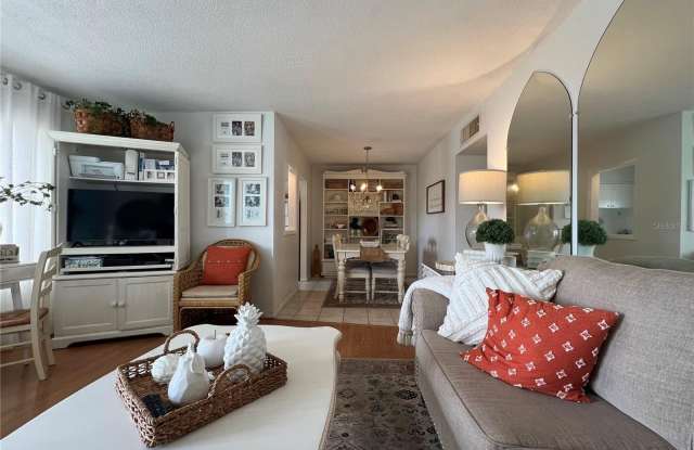 3015 N Halifax Avenue