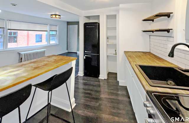 Photo of 18 Riverside Avenue