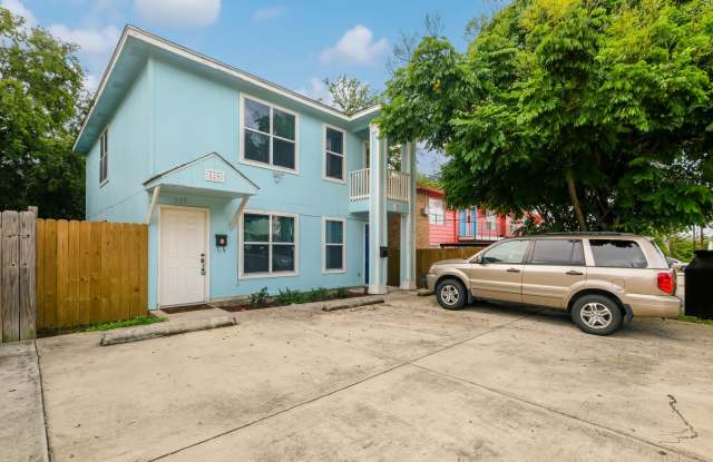Prime Alamo Heights Second Story Duplex