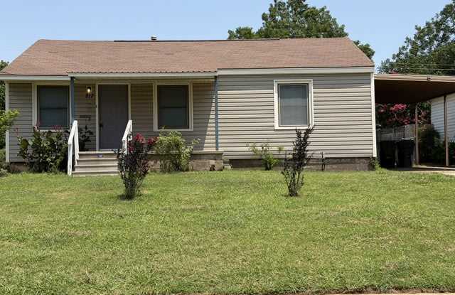 217 W Marshall Dr