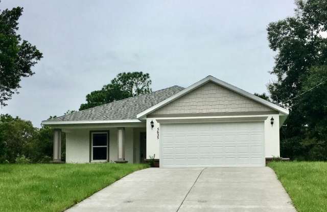 Photo of BEAUTIFUL Newer Home 3/2/2 Spring Hill, 1589 Sq Ft