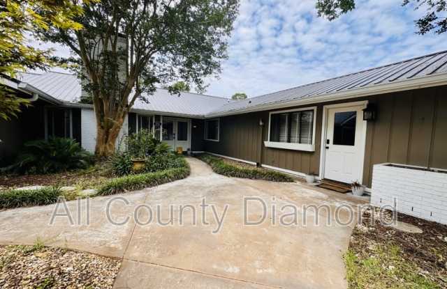 916 Cobia Dr