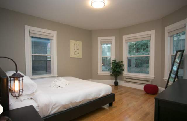 HOT CAMBRIDGE LISTING!!!!!