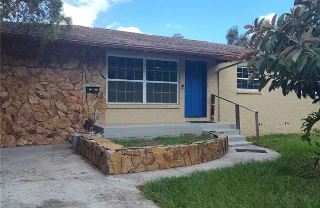 11308 N OAKLEAF AVENUE