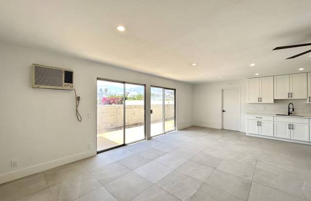 AVAILABLE NOW! NEWLY RENOVATED 1 Bedroom 1 Bathroom Apartment in Palm Springs!!