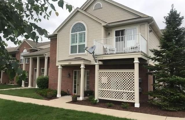 22211 CHESAPEAKE Circle - 22211 Chesapeake Circle, Commerce, MI 48393