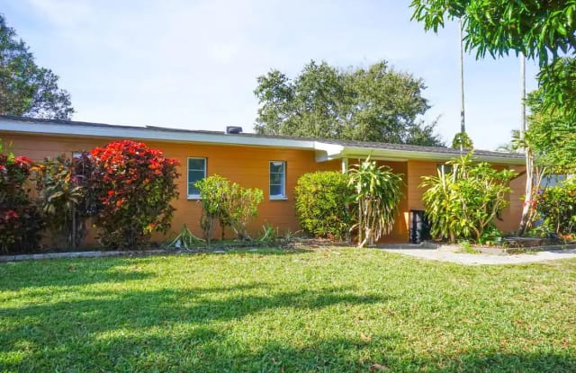 604 Normandy Rd - 604 Normandy Road, Madeira Beach, FL 33708