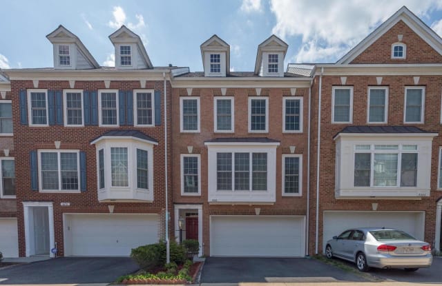 4668 CARISBROOKE LN - 4668 Carisbrooke Lane, Fair Oaks, VA 22030