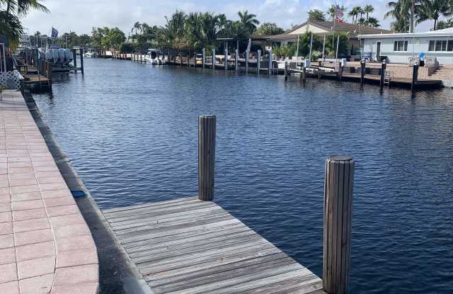 381 Southeast 16th Avenue