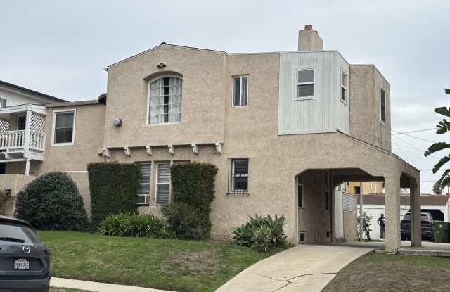 Photo of 1112 Masselin Avenue - 1112