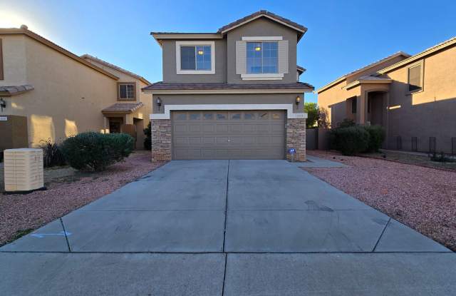 Clean and Cozy home in desirable area!